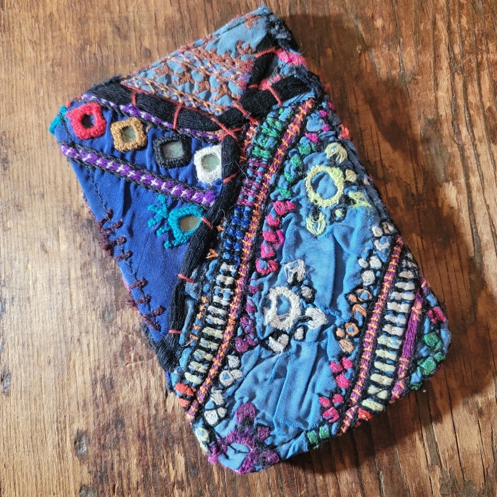 🌋👽 Free People Boho Embroidered Repurposed vtg banjara hippie Wallet card case - Picture 12 of 15